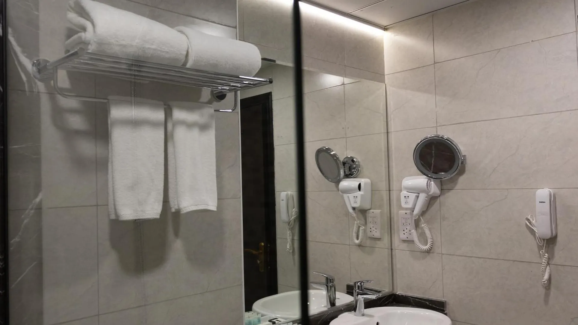 Vendome Plaza Hotel Dubai 3*,