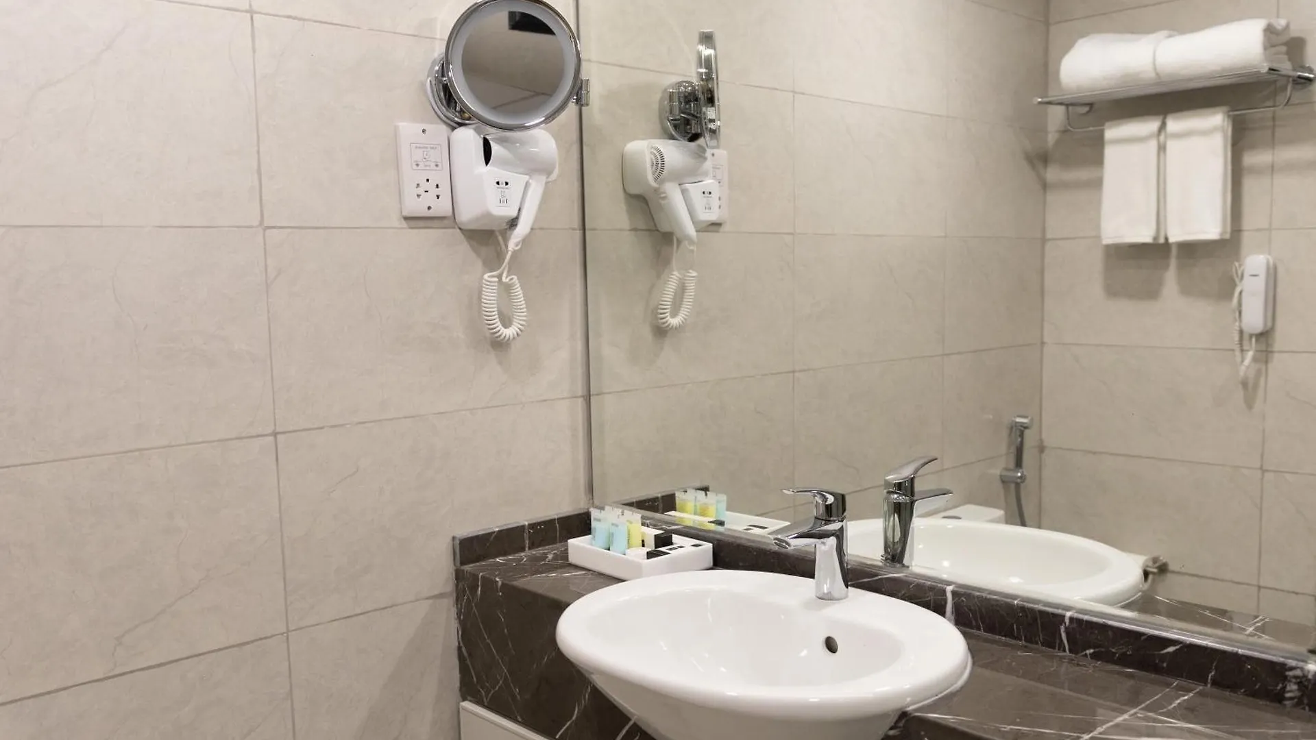 Vendome Plaza Hotel Dubai